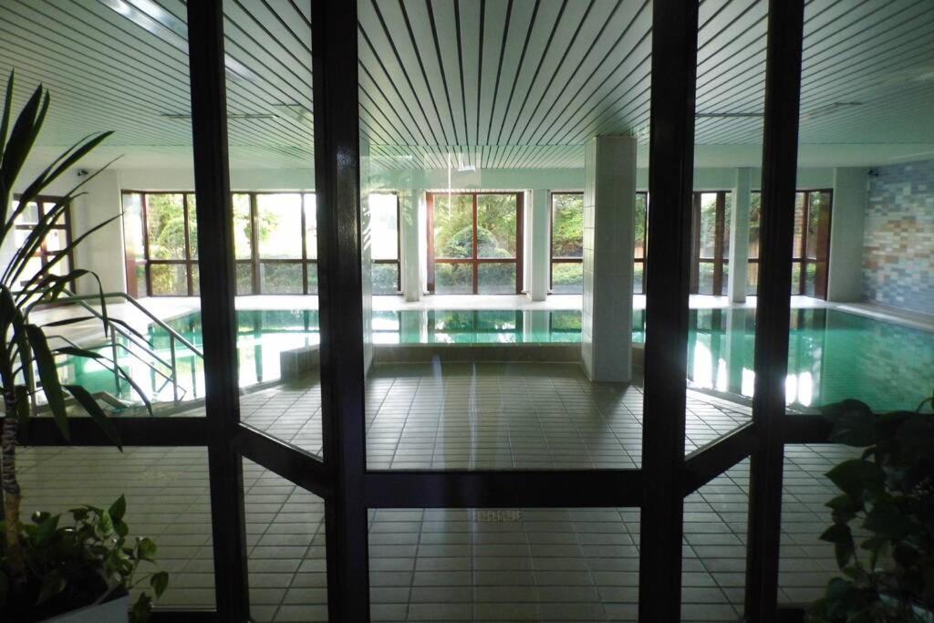 Traveloge Mit Schwimmbad Und Sauna Любек Екстериор снимка