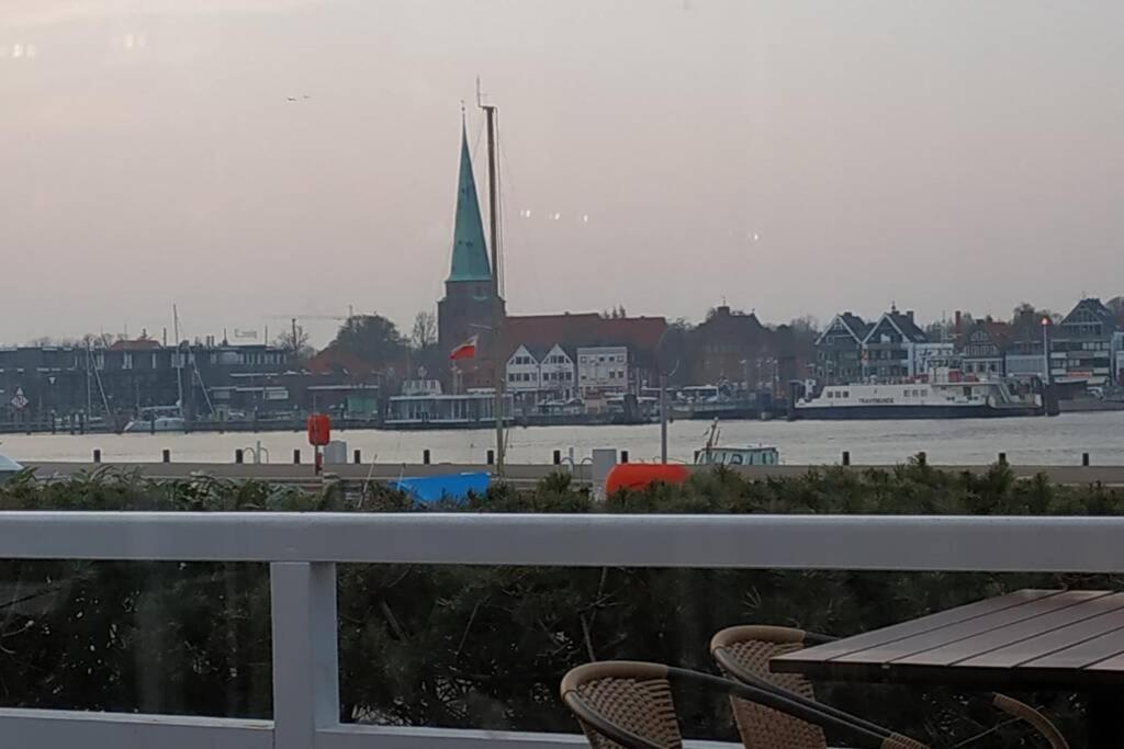 Traveloge Mit Schwimmbad Und Sauna Любек Екстериор снимка